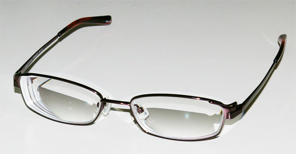 メガネレンズ専門店のスタッフが使っているメガネをご紹介 強度近視＆コンタクト使用のスタッフ ～れんず屋